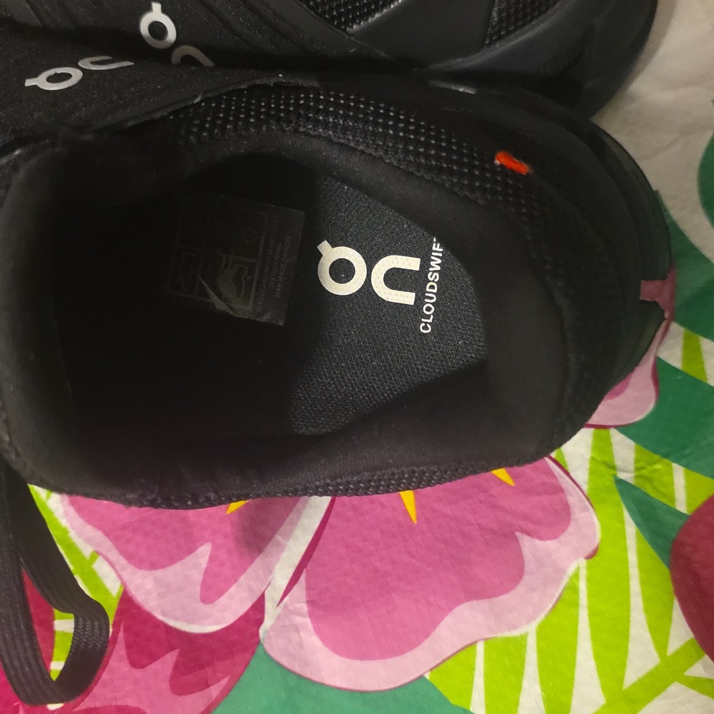 On Cloud Running Black Performance Sneakers - Picture 3 of 6